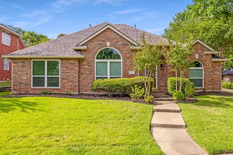 921 Lochmoor Ln, Highland Village, TX 75077