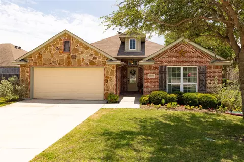 10517 N Haven Dr, Benbrook, TX 76126