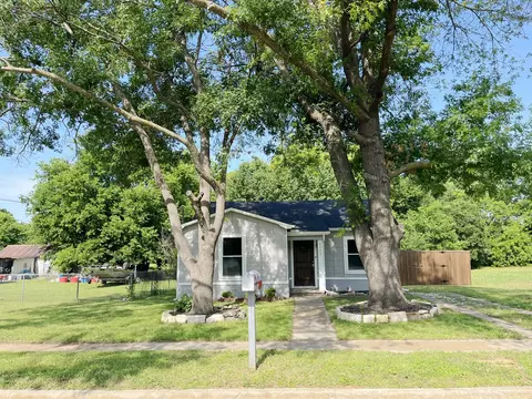 1111 S Taylor St, Gainesville, TX 76240