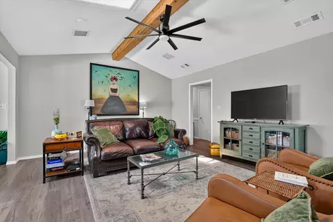 1502 Meadow Glen St, Richardson, TX 75081