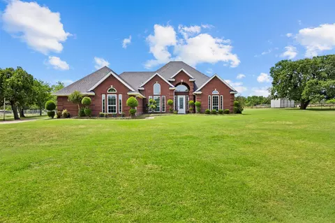 904 Conveyor Dr, Joshua, TX 76058