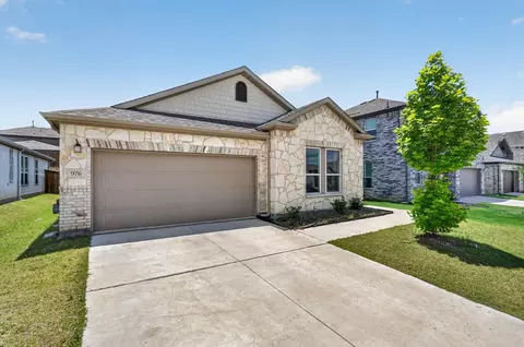 976 Brock Dr, Aubrey, TX 76227