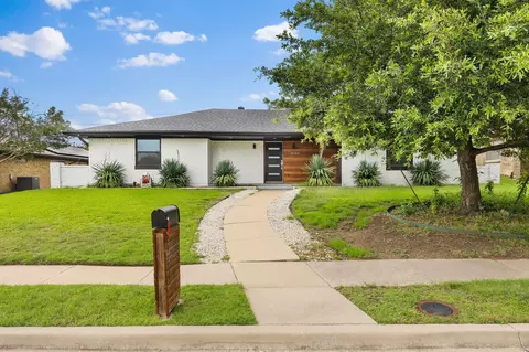 2760 N Hillbrier Cir, Plano, TX 75075