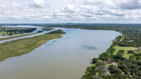 5980 Field Ct, Granbury, TX 76048