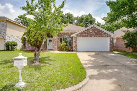 1104 Angel Fire Ln, Arlington, TX 76001
