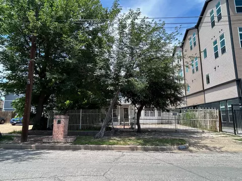 731 W 10th St, Dallas, TX 75208