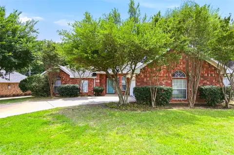3812 Gentle Springs Dr, Arlington, TX 76001