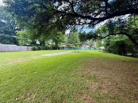 206 Mooring St, Mooringsport, LA 71060