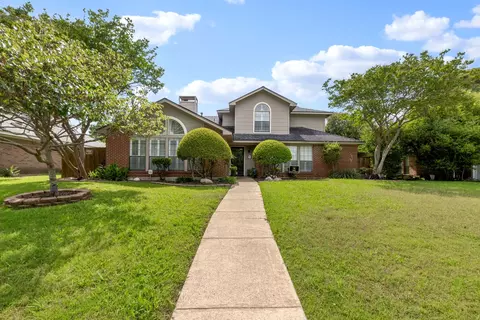 1317 Elk Grove Dr, Richardson, TX 75081