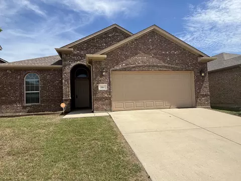 356 Emerald Creek Dr, Fort Worth, TX 76131
