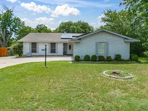 5025 Wyoming Trl, North Richland Hills, TX 76180