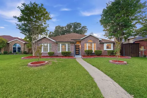 7034 Lo Chalmers Ln, Garland, TX 75043