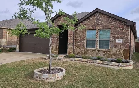 708 English Dr, Aubrey, TX 76227