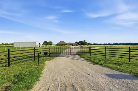 2500 County Road 332, Era, TX 76238