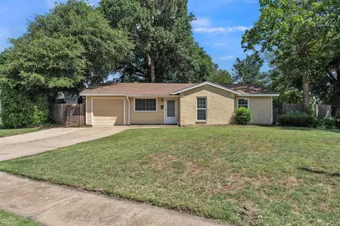 1801 Anderson St, Irving, TX 75062