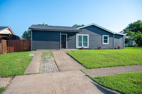 4006 June Dr, Dallas, TX 75211