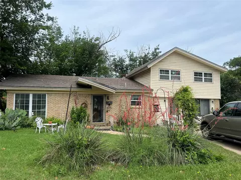5001 Caroldean Ct, Haltom City, TX 76117