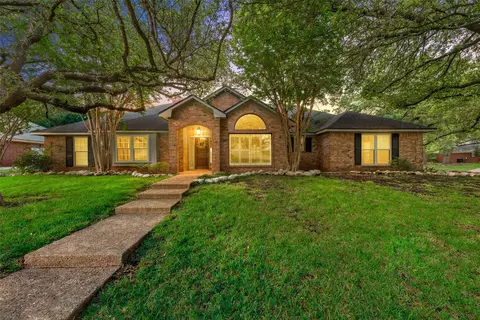 9406 Wildflower Dr, Woodway, TX 76712