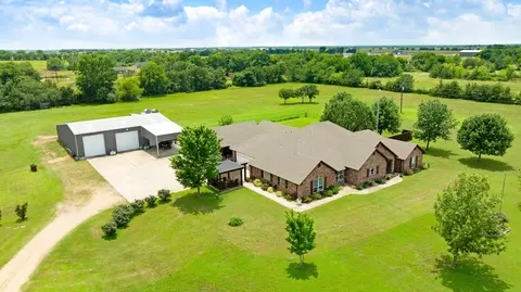 4141 Farm Road 2820, Sumner, TX 75486