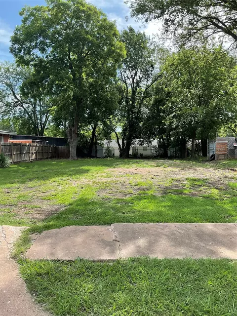 605 S Colbert Ave, Sherman, TX 75090