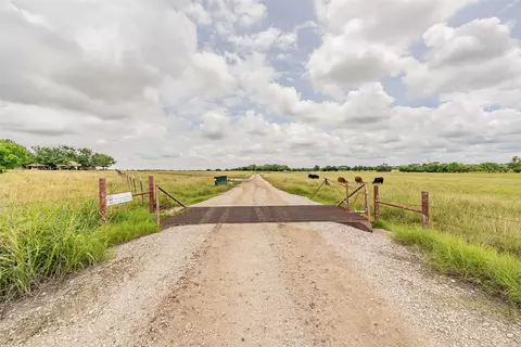 1174 Pioneer Rd, New Fairview, TX 76078