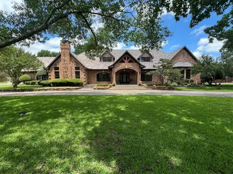 217 Sunray Ln, Sunnyvale, TX 75182