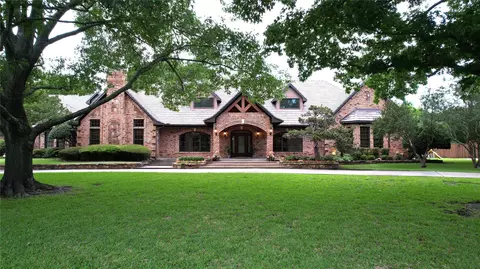 217 Sunray Ln, Sunnyvale, TX 75182