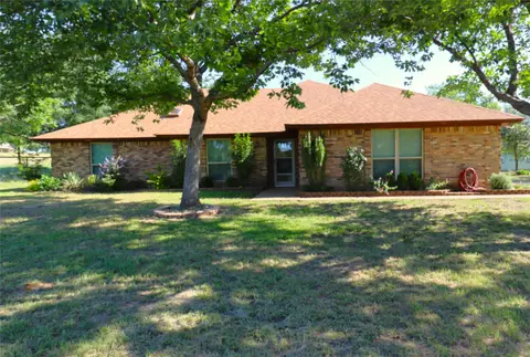 215 Younger Ranch Rd, Azle, TX 76020