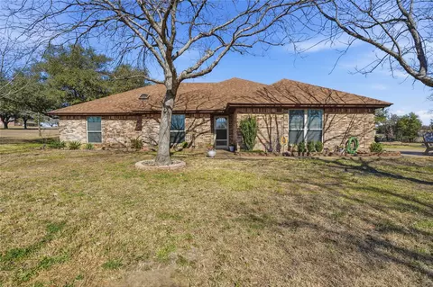 215 Younger Ranch Rd, Azle, TX 76020