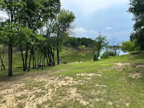 551 Horseshoe Trl, Oak Point, TX 75068
