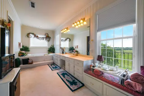 Bath - 1015 Fm 407 Rd, Argyle, TX 76226 photo 1 of 1