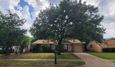 723 Briggs St, Cedar Hill, TX 75104