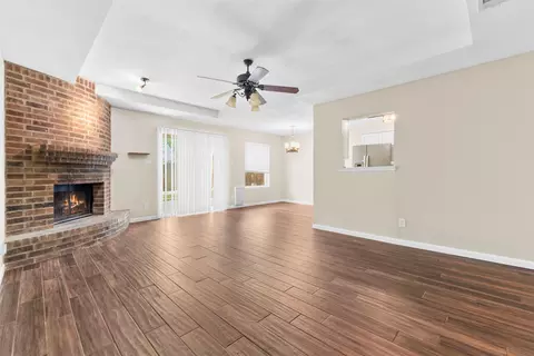4108 Cypress Springs Dr, Arlington, TX 76001