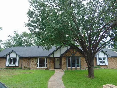 2714 Country Club Pkwy, Garland, TX 75043