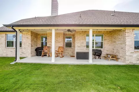 Exterior - 340 Sanger Dr, Springtown, TX 76082 photo 5 of 9