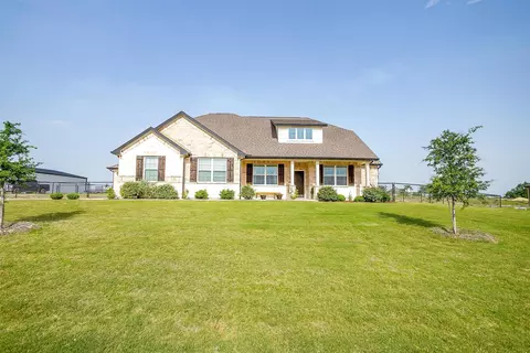 Exterior - 340 Sanger Dr, Springtown, TX 76082 photo 2 of 9
