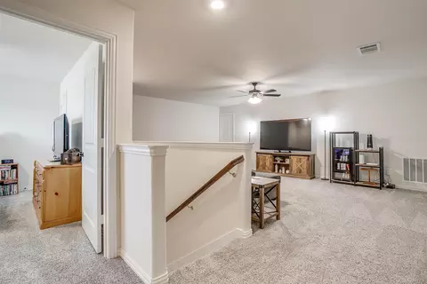 Entry Way - 340 Sanger Dr, Springtown, TX 76082 photo 2 of 2
