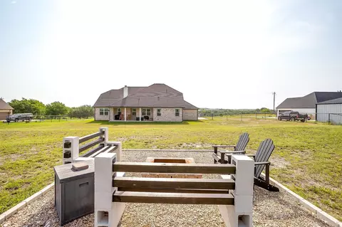 Exterior - 340 Sanger Dr, Springtown, TX 76082 photo 9 of 9