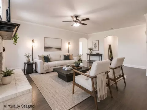 Living - 340 Sanger Dr, Springtown, TX 76082 photo 1 of 1