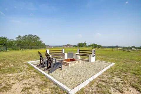 Exterior - 340 Sanger Dr, Springtown, TX 76082 photo 8 of 9