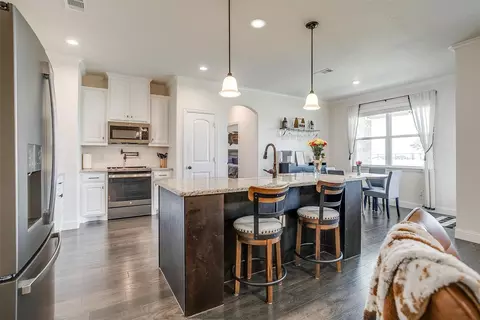 Kitchen - 340 Sanger Dr, Springtown, TX 76082 photo 1 of 6