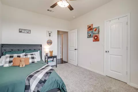 Bedroom - 340 Sanger Dr, Springtown, TX 76082 photo 3 of 4