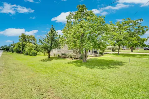 Exterior - 508 E Henderson St, Itasca, TX 76055 photo 4 of 7