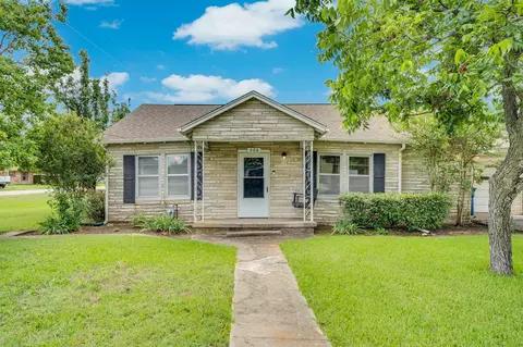 Exterior - 508 E Henderson St, Itasca, TX 76055 photo 2 of 7