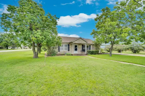 Exterior - 508 E Henderson St, Itasca, TX 76055 photo 3 of 7