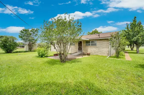 Exterior - 508 E Henderson St, Itasca, TX 76055 photo 6 of 7