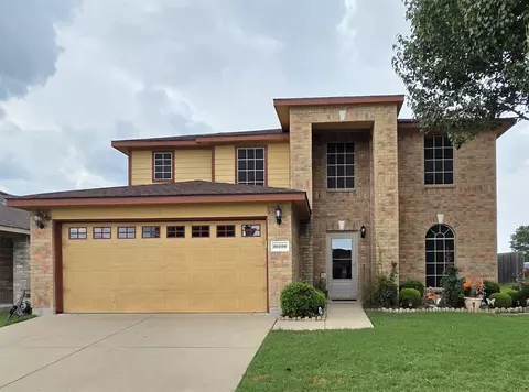 10000 Cougar Trl, Fort Worth, TX 76108