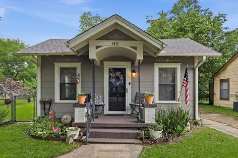 1411 E Garnett St, Gainesville, TX 76240