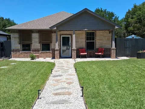 1136 Ridgeview Cir, Granbury, TX 76048