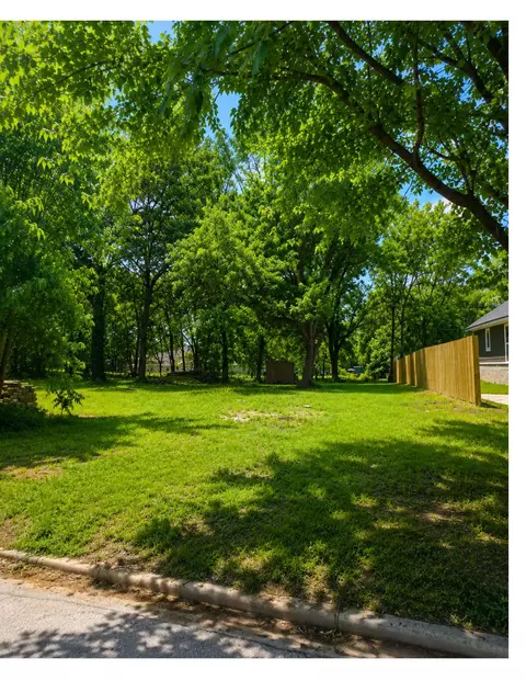 363 5th St NW, Paris, TX 75460